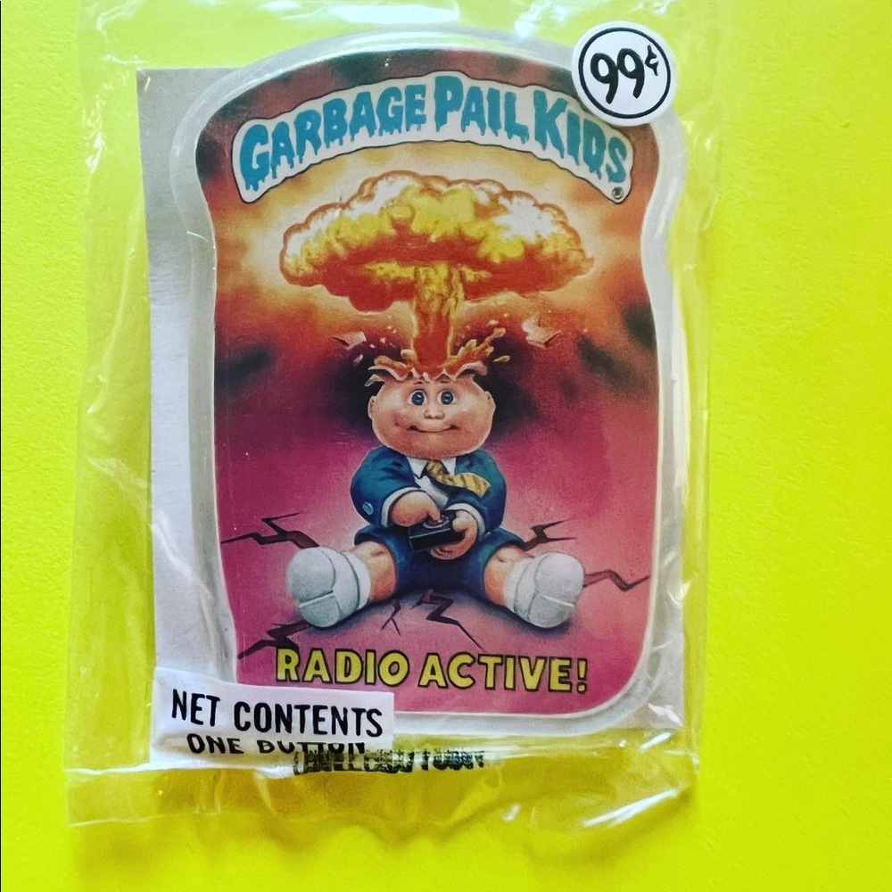 NIB VINTAGE 1980’s GARBAGE PAIL KID KEYCHAIN
New! 1986